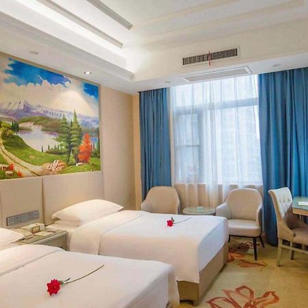 Vienna Hotel Nanyang People Road Exteriér fotografie