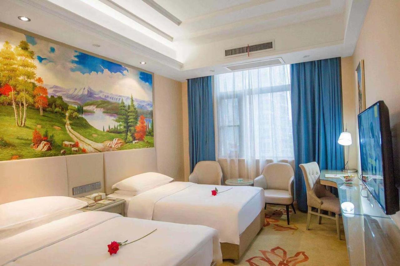Vienna Hotel Nanyang People Road Exteriér fotografie