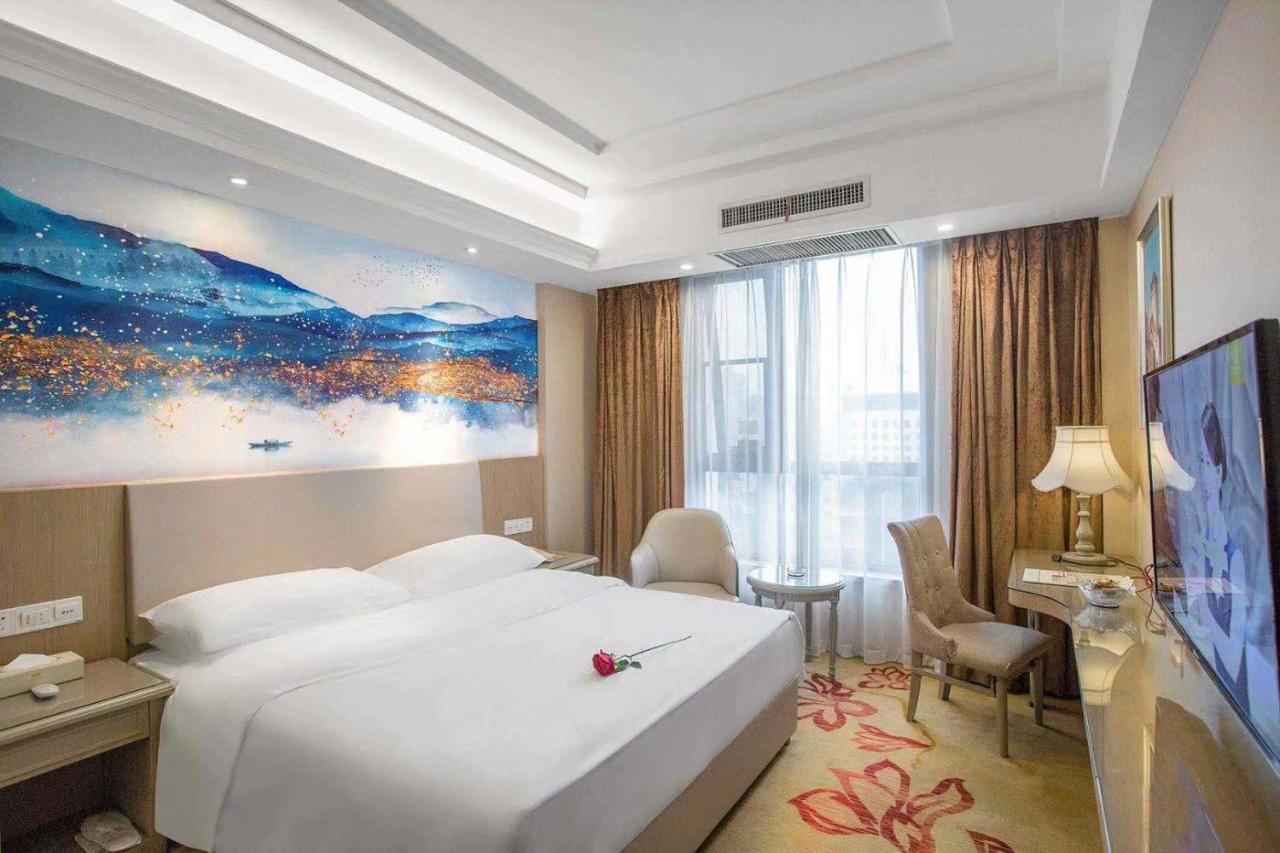 Vienna Hotel Nanyang People Road Exteriér fotografie